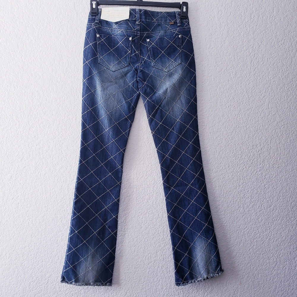 Almost Famous Stitch Pattern Jeans - Picture 5 of 11